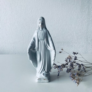 Virgen de porcelana antigua