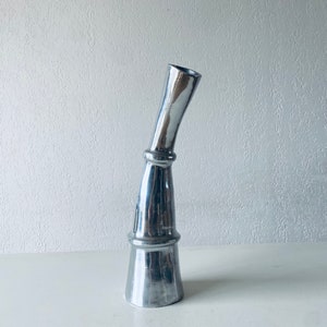 Vaso dal design asimmetrico