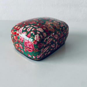 Papier-maché doos
