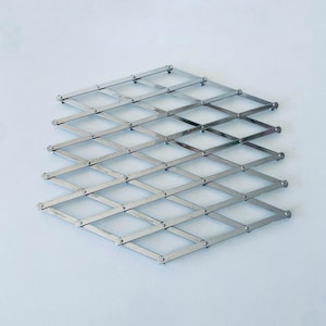 Large expandable trivet