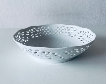 Schumann stamped lace salad bowl
