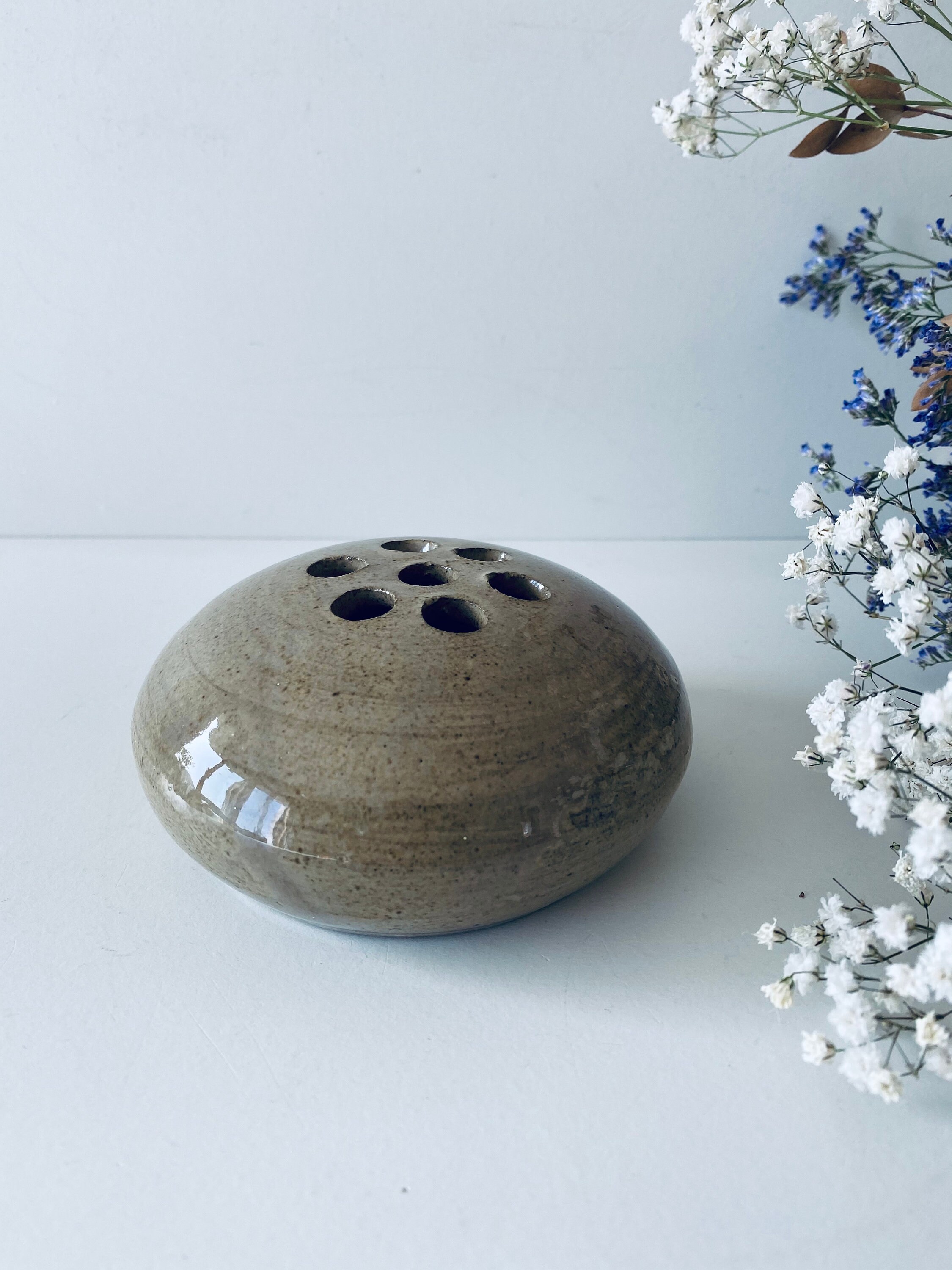 Vase Pique Fleurs Forme Lentille