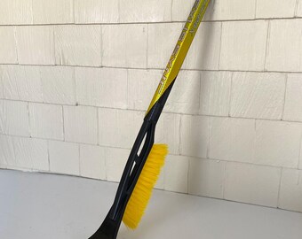 BAUER Nexus Sync Hockey Stick SNOW BRUSH & Scraper