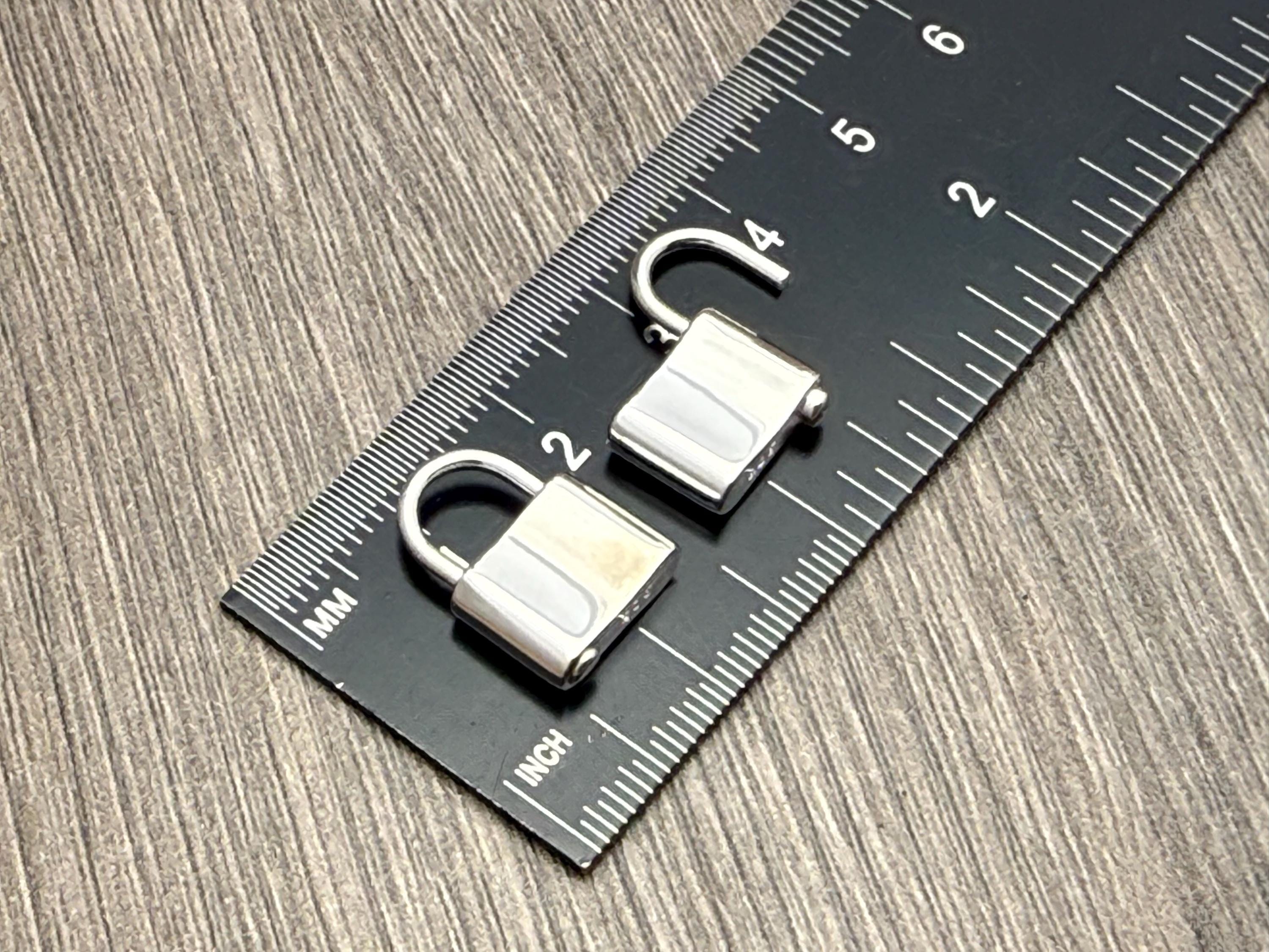 スターリングシルバー製南京錠型留め金：12mm x 9mm、16mm x 12mm .925