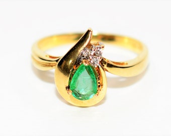 Natural Colombian Emerald & Diamond Ring 14K Solid Gold .26tcw Emerald Ring Vintage Ring Gemstone Ring Teardrop Ring Statement Women's Ring