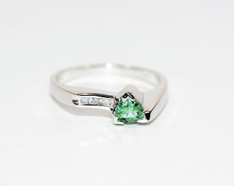 Natural Paraiba Tourmaline & Diamond Ring 14K Solid White Gold .47tcw Trillion Women's Ring Estate Jewelry Jewellery Vintage Fine Gems