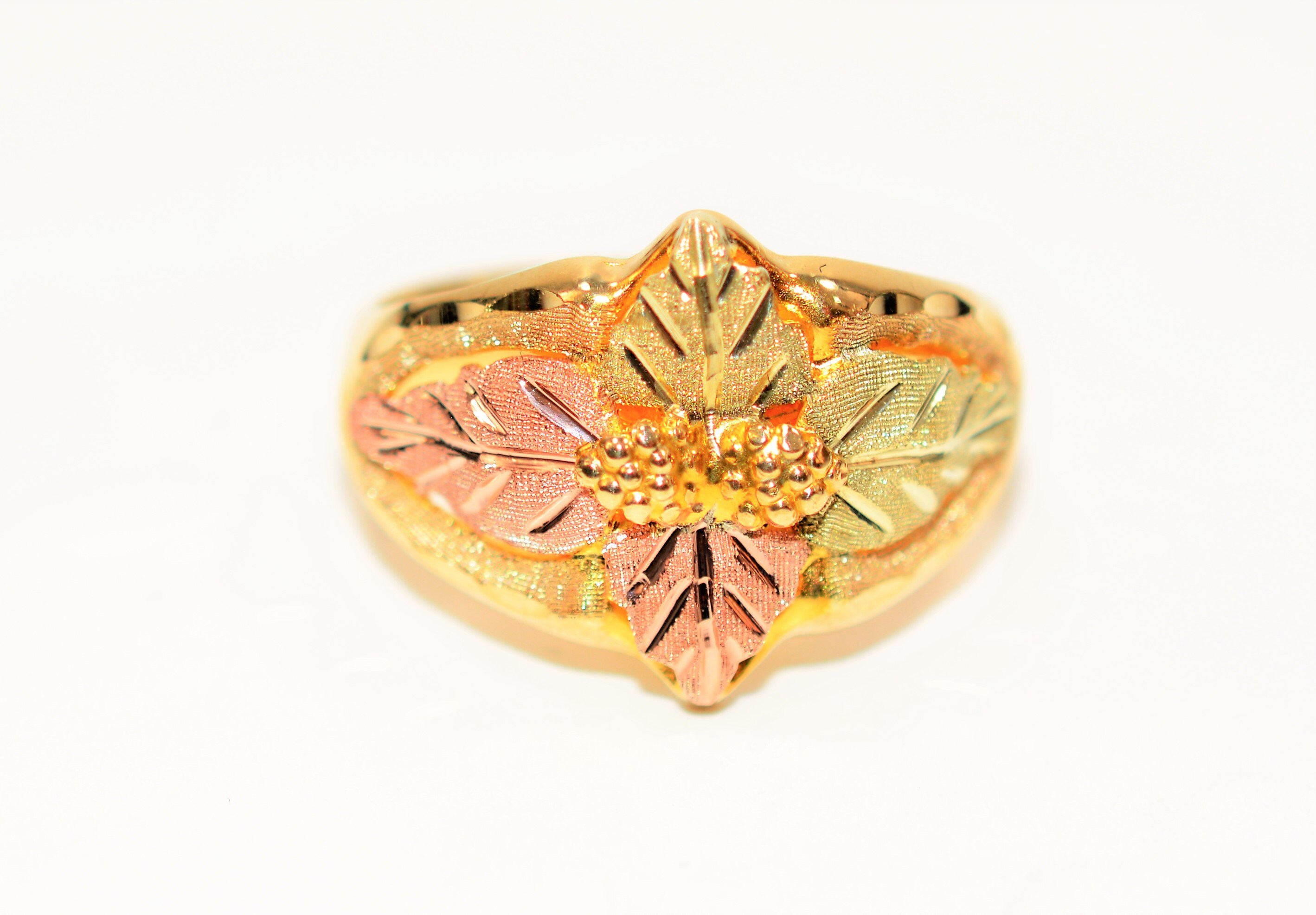 Jewelry black on sale hills gold