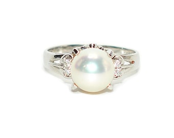 Natural Akoya Pearl & Diamond Ring PT900 Platinum .04tcw Gemstone Ring Birthstone Ring Statement Ring Estate Jewelry