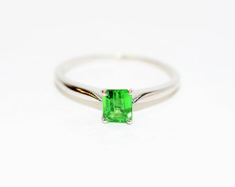 Natural Tsavorite Garnet Ring 18K Solid White .78ct Gold Women's Ring Solitaire Ring Engagement Ring Bridal Jewelry Birthstone Ring Jewelery