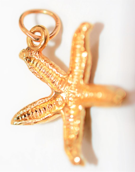 14K Solid Gold Starfish Pendant Necklace - Estate Jewelry View 5