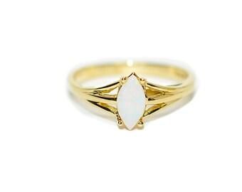 Natural Ethiopian Opal Ring 14K Solid Gold Solitaire Gemstone Ring October Birthstone Ring Statement Ring White Rainbow Ring Fine Opal