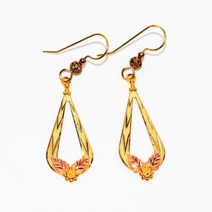 10K Gold Black Hills Dangle Earrings: Tri-Color Leaf Vine