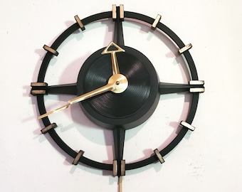 Spartus/Herold Radial "Steering Wheel" Midcentury Electric Wall Clock 1950s