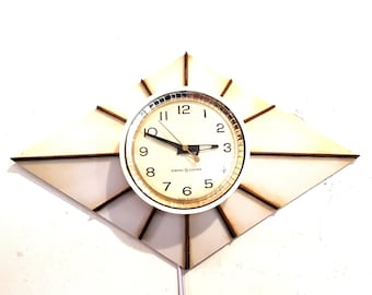 General Electric Telechron "The Horizon" Model 2H64 Electric Wall Clock 1950s