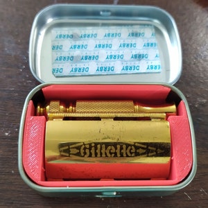 Altoids Smalls insert to store a Gillette Travel Tech