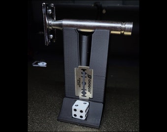 Deluxe Dice Razor and Blade Stand