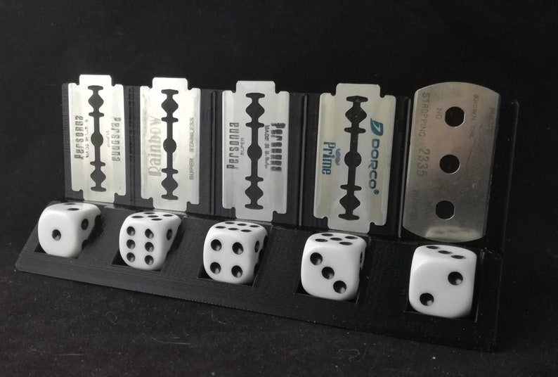 Dice Tracker Blade Stand image 1