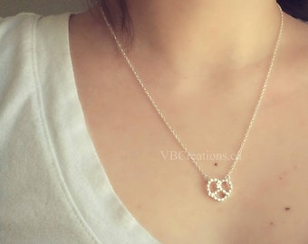 Pretzel Necklace - Pretzel Jewelry - Dainty Chain - Silver - Gold - Pastries Gift - Pastry - Gift Ideas - Gift for her - Siter Gift - Friend