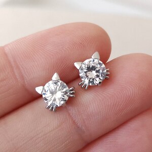 Elegant Zirconia Cat Earrings main image 1