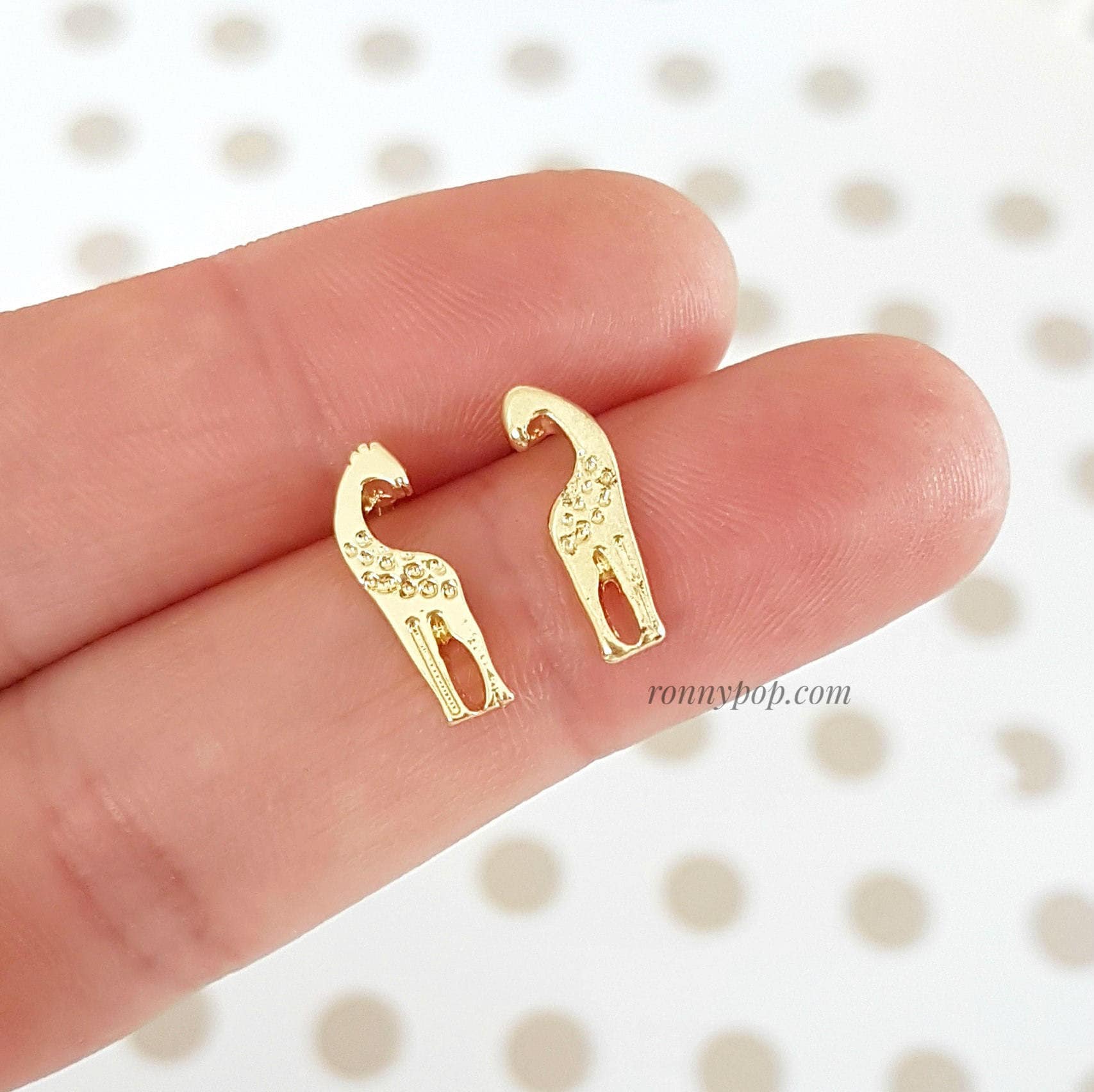 Giraffe Earrings - Giraffe Jewelry - Animal Jewelry - Animal Jewelry - Giraffes in Love - Silver Gold - Dainty - Studs Earrings - Gift Ideas