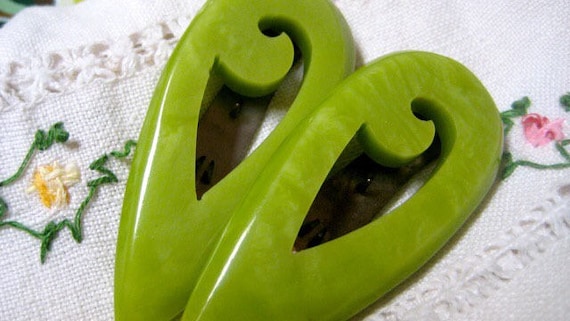 Bakelite Clips Large Deco Lime Green for Dress Ha… - image 1