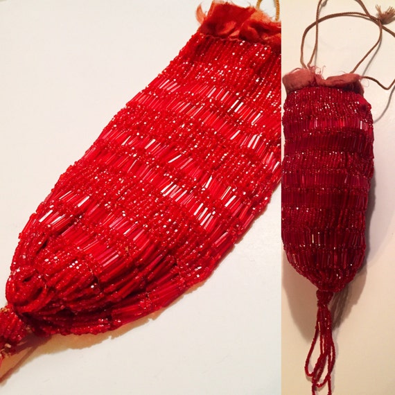 1910s-20s Bag Red bead Wristlet with Celluloid rin