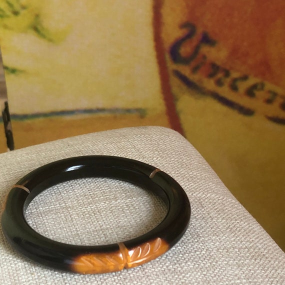 Bakelite Bangle Carved Brown Yellow - image 4