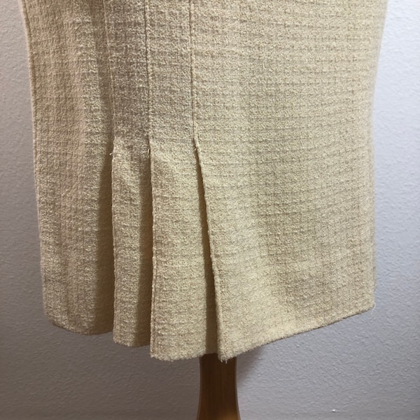 Chanel Skirt M Pleated Cream No label Great condition EU 42/US 8-10