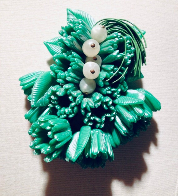 Haskell Brooch Frank Hess style 1940s Green Cellu… - image 1