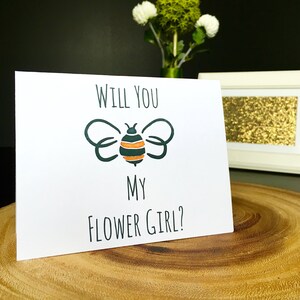 Va vous Bee My Flower Girl Card, carte de l'abeille, intérieur blanc, noir ou blanc enveloppe,