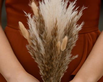 Boho Pampas Grass & Bunny Tails Bridesmaid Bouquet – Neutral Dried Flower Arrangement for Fall Weddings, Rustic Bridal Party Bouquet