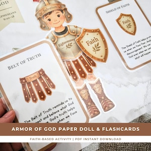 Könnte beinhalten: Ein Papierpuppen-Set mit einer Figur in einer Rüstung im römischen Stil mit Beschriftungen wie Salvation, Righteousness und Faith. Enthält Lernkarten mit den Titeln Belt of Truth und Shield of Faith sowie Text und Rüstungsabbildungen.
