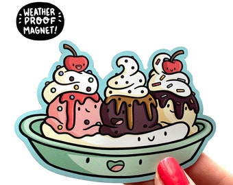 Banane Split Magnet | Vinyl Magnet | Süßer Food Magnet | Süßer Eismagnet | Süße Desserts Magnet | Sundae Magnet | Eiskunstwerk