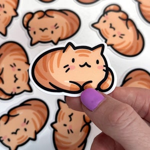 Sticker vinyle mini chat orange | Sticker étanche pour téléphone | Art de chat kawaii | Stickers animaux mignons | Sticker tabby orange | Sticker mini chat