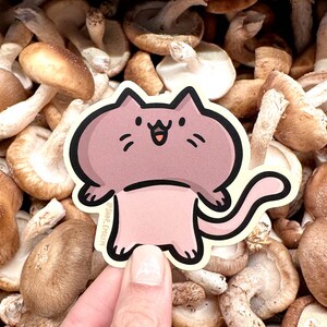 Autocollant chat champignon | Autocollant en vinyle résistant aux intempéries | Autocollant Kawaii| Chats végétariens | Autocollant végétarien | champignon de Paris | Champignon mignon Sticker