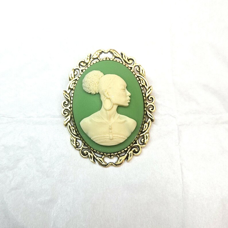 Black Woman; African Lady Brooch/ Cameo/ Pin Green