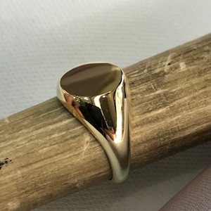 Genuine 9ct Yellow Gold Men&#39;s Round Plain Sides Signet Ring H-Q Sizes - Gift Boxed