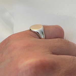 Sterling Silver Oval Signet Ring: Minimalist Unisex Design
