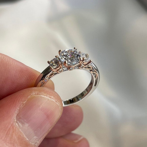 Vintage Style Sterling Silber Ehering: 1 Ct Simulierter Diamantstein, zweifarbig