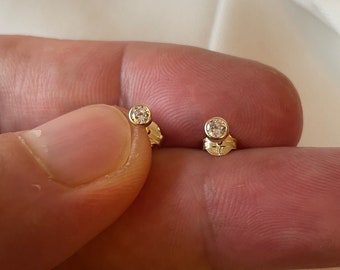 Genuine 9CT Yellow Gold Round CZ Stud Earrings 0.33 Grams - Gift Boxed 3mm