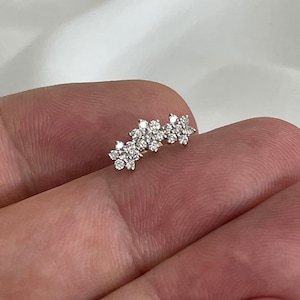 Trío de diamantes en forma de flor de cartílago de 0,23 quilates y 0,60 gramos en oro amarillo auténtico de 9 quilates (en caja de regalo)