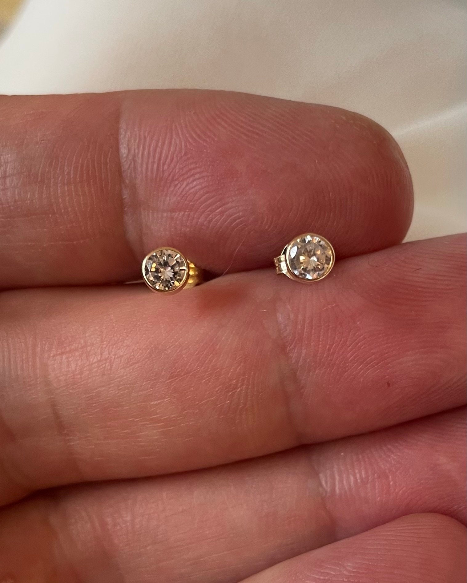 9CT Yellow Gold CZ Stud Earrings - Gift Boxed - Etsy