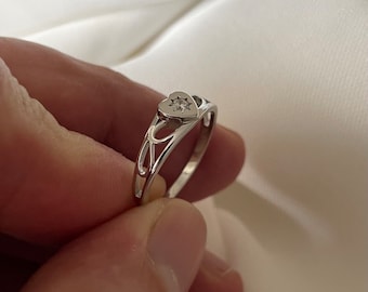Anello Con Sigillo Ovale In Argento Sterling 925 Per Bambina - Con Zirconia Cubica, Personalizzabile Con Incisione, In Scatola Regalo