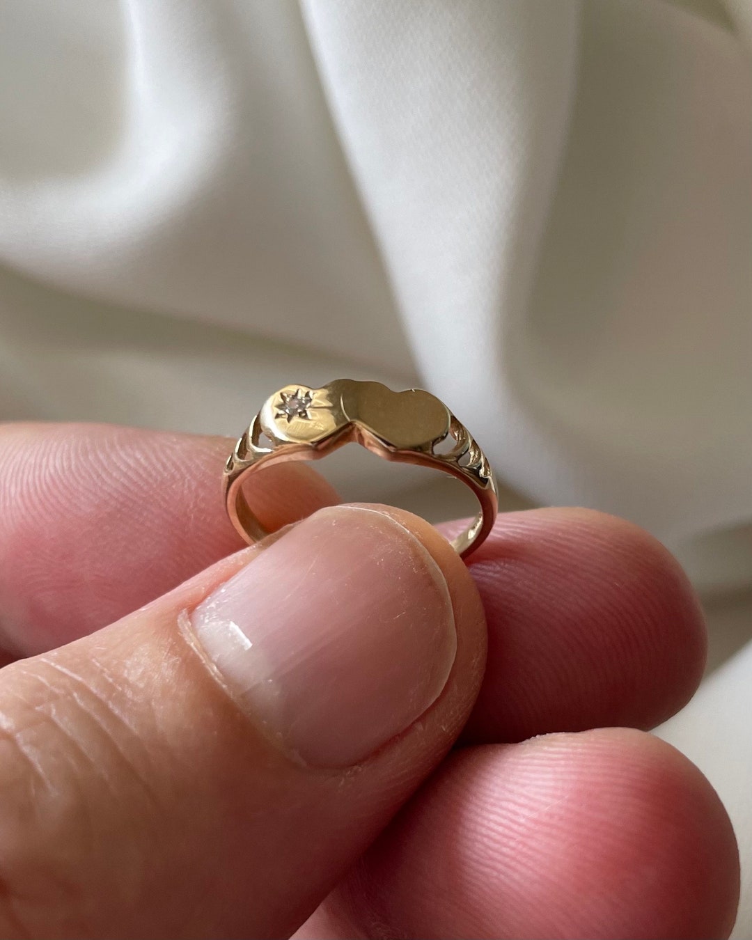9ct Yellow Gold Maidens' Plain Oval Signet Ring – Limani London (F-O Size)