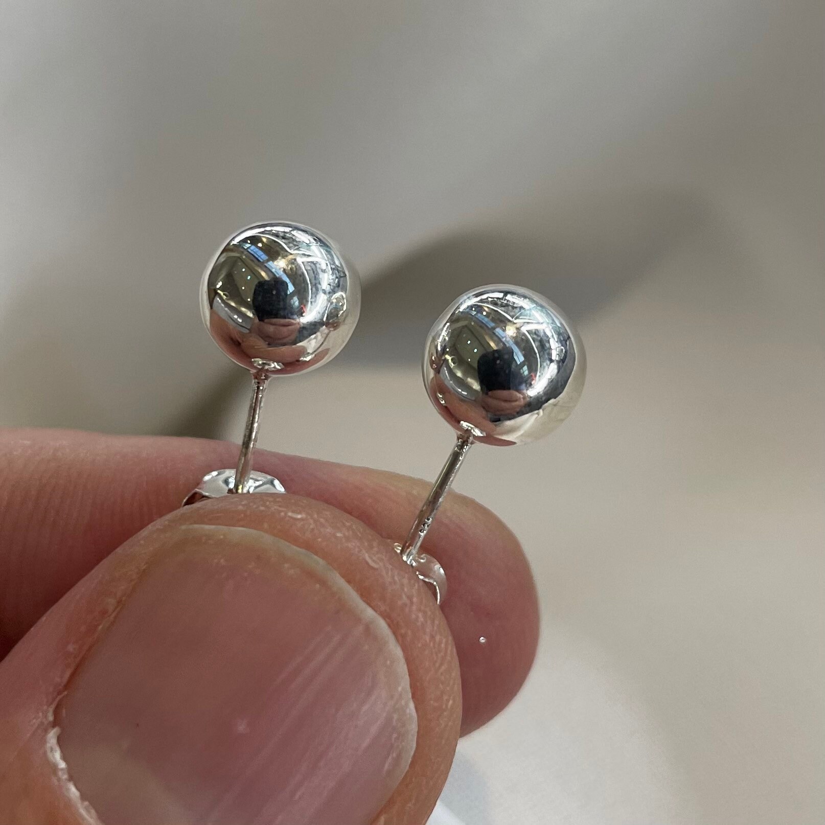 アクセサリー 8 BALL EARRING STERLING SILVER Pair of Sterling Silver Studs - Silver 8mm Ball Stud