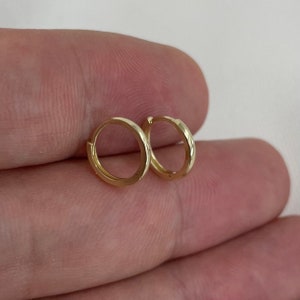 9CT Yellow Gold Hinged Hoop Earrings - 7.5MM