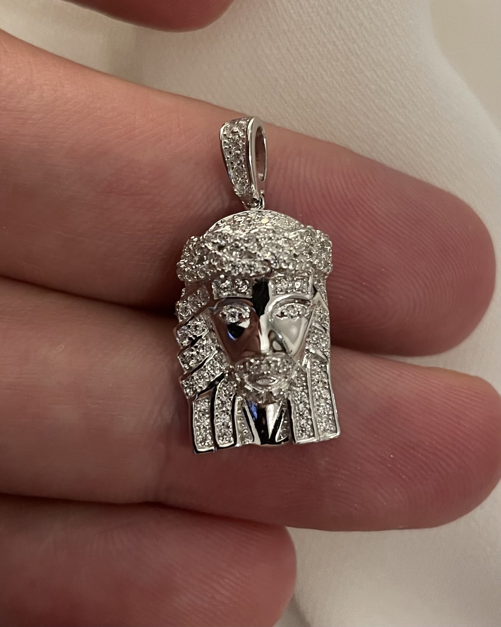 スターリングシルバーのイエスの顔CZペンダント - ギフトボックス入り
