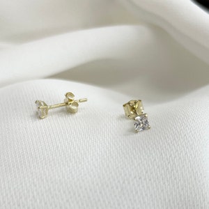 9CT Gold Square CZ Stud Earrings - Unisex Gift Boxed