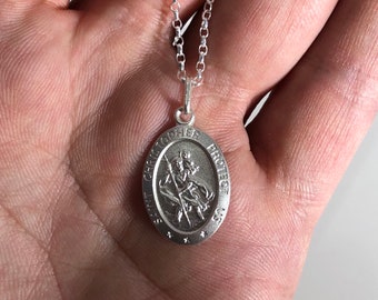 Christopher Medal FB Jewels 14k White Gold 15x11mm Oval St Christopher Medal FB Jewels 14k White Gold 15x11mm Oval St