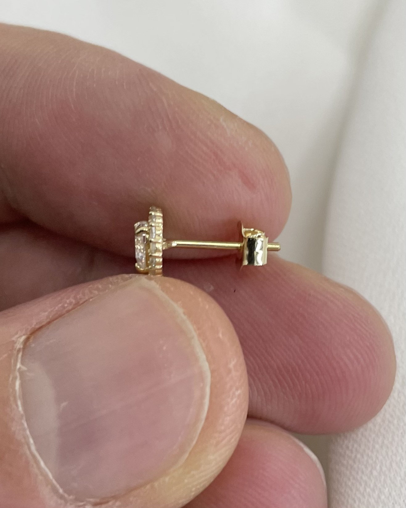 7 mm heart stud earrings in 9ct yellow gold | Arran View